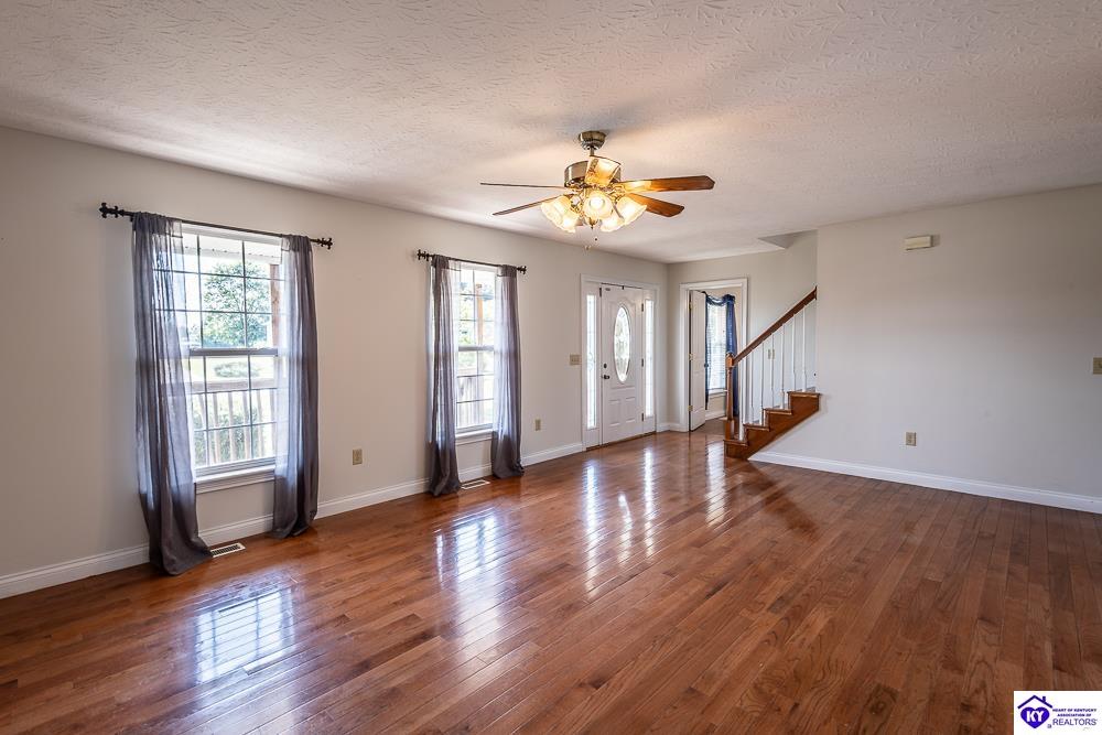 Listing Picture 213 Northridge Circle Hodgenville, KY 42748 MLS HK25001791