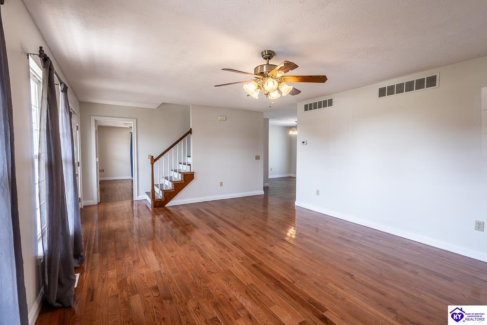 Listing Picture 213 Northridge Circle Hodgenville, KY 42748 MLS HK25001791