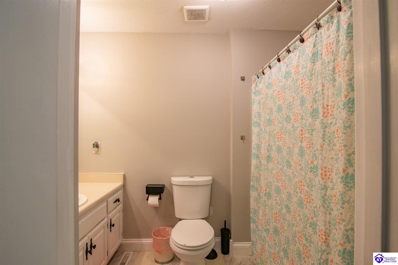 Listing Picture 395 Poplar Trace Elizabethtown, KY 42701 MLS HK25001792