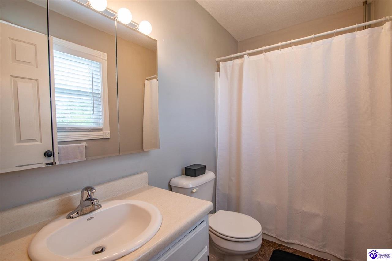 Listing Picture 395 Poplar Trace Elizabethtown, KY 42701 MLS HK25001792