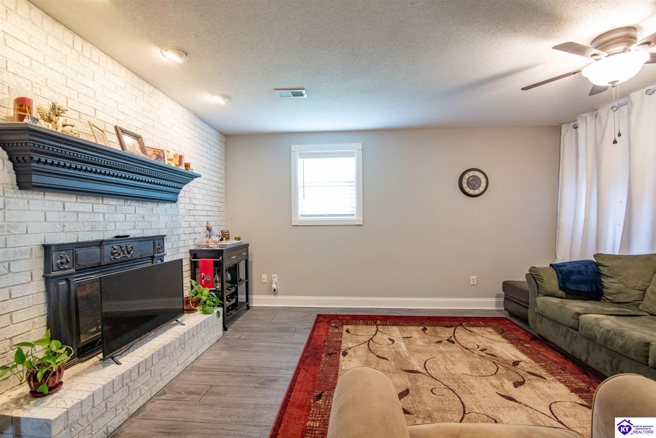 Listing Picture 395 Poplar Trace Elizabethtown, KY 42701 MLS HK25001792