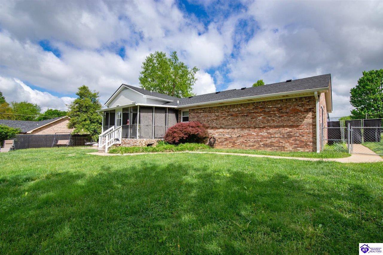 Listing Picture 395 Poplar Trace Elizabethtown, KY 42701 MLS HK25001792