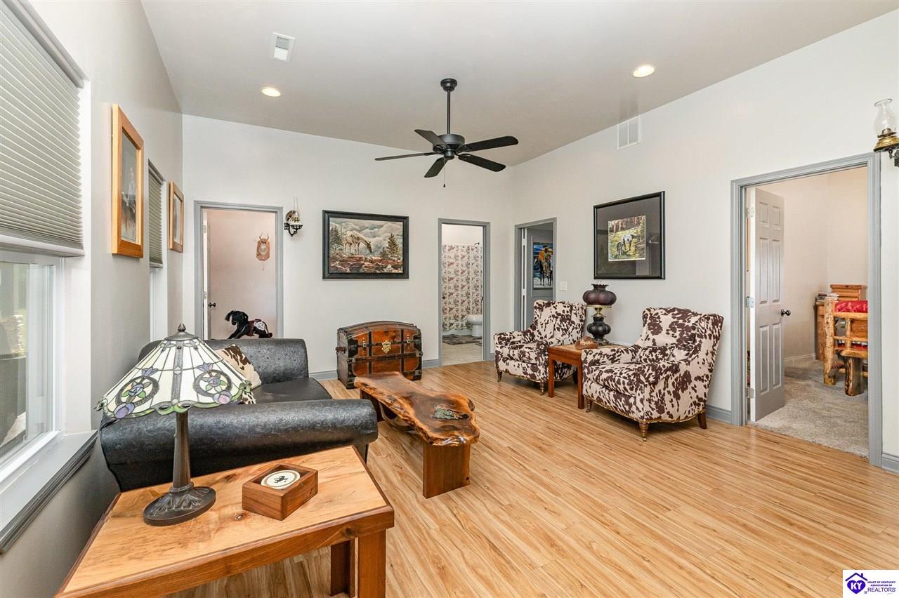 Listing Picture 3186 Bardstown Road Hodgenville, KY 42748 MLS HK25001799