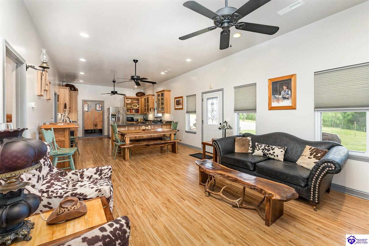 Listing Picture 3186 Bardstown Road Hodgenville, KY 42748 MLS HK25001799