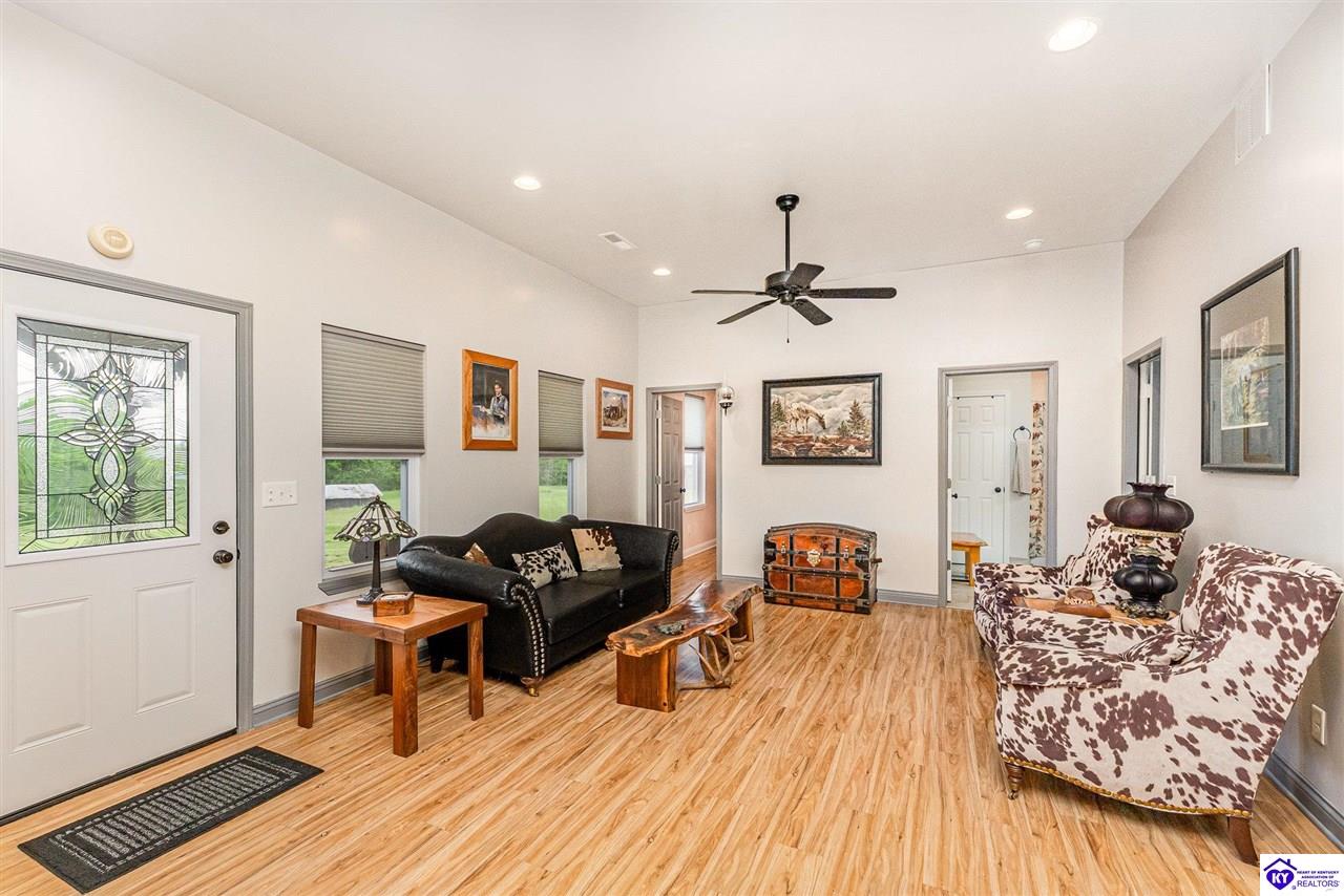 Listing Picture 3186 Bardstown Road Hodgenville, KY 42748 MLS HK25001799