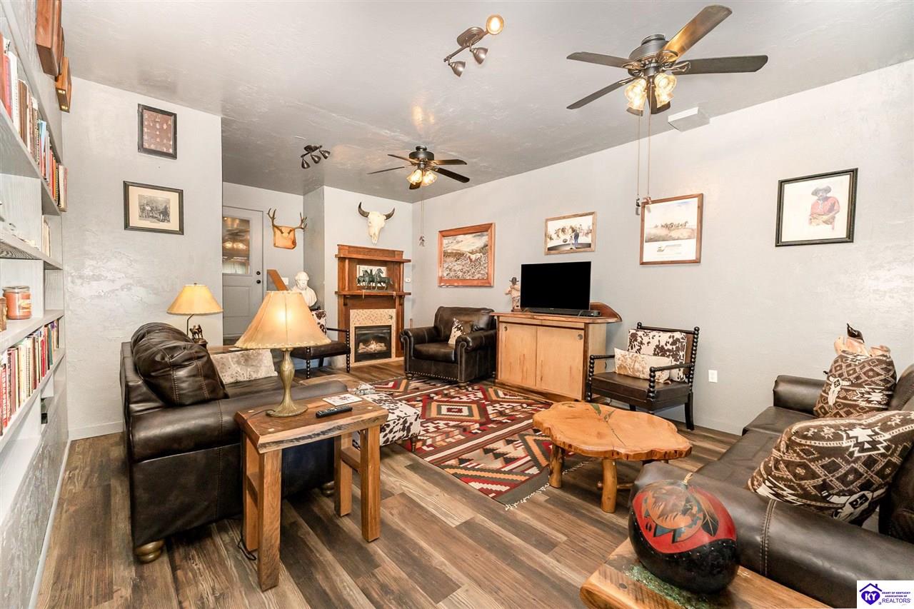 Listing Picture 3186 Bardstown Road Hodgenville, KY 42748 MLS HK25001799