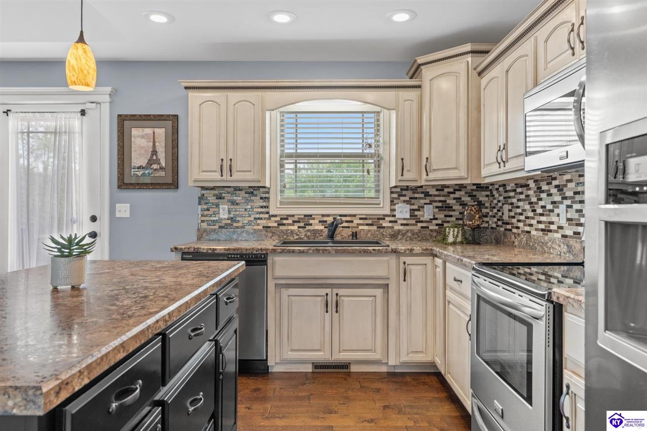 Listing Picture 115 Delaware Court Bardstown, KY 40004 MLS HK25001808