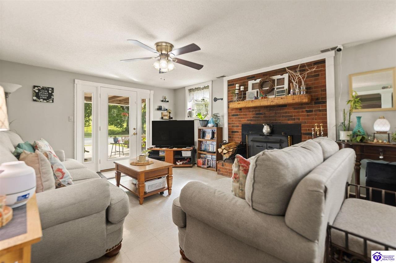 Listing Picture 4925 Youngers Creek Road New Haven, KY 40051 MLS HK25001823