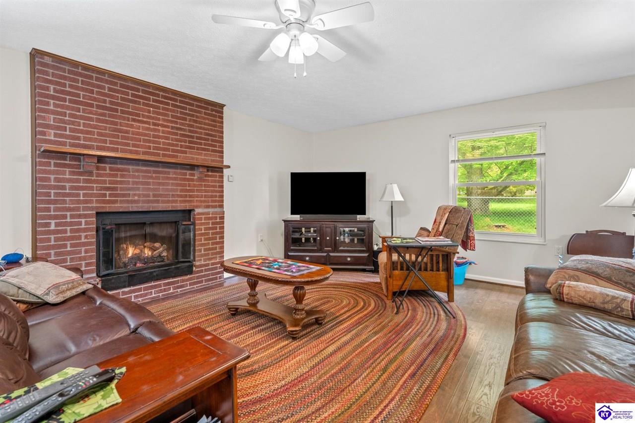 Listing Picture 508 Rose Creek Drive Radcliff, KY 40160 MLS HK25001826