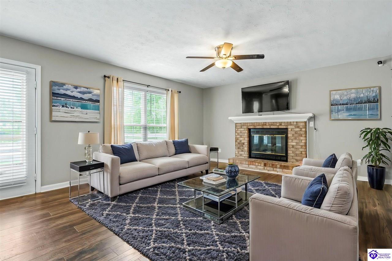 Listing Picture 105 Scarlet Oak Circle Elizabethtown, KY 42701 MLS HK25001827