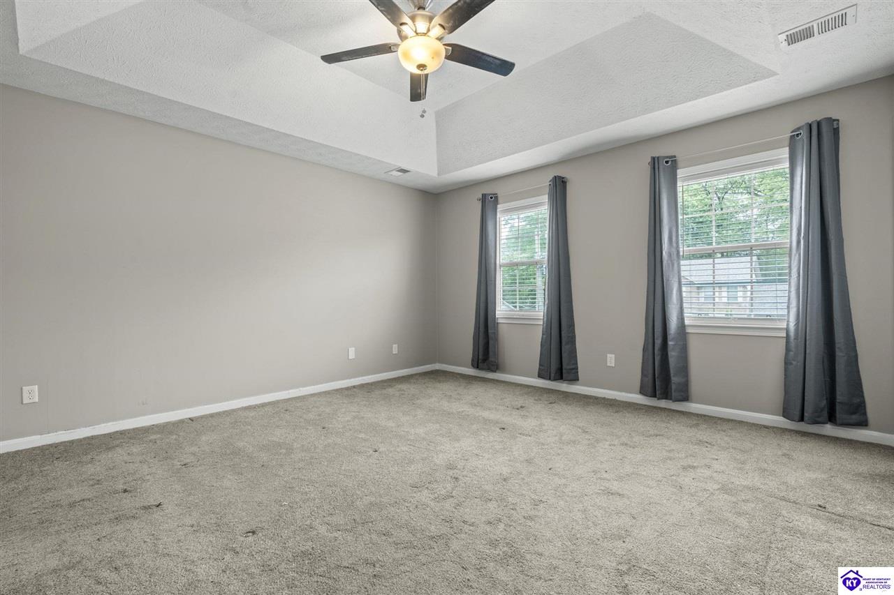 Listing Picture 105 Scarlet Oak Circle Elizabethtown, KY 42701 MLS HK25001827