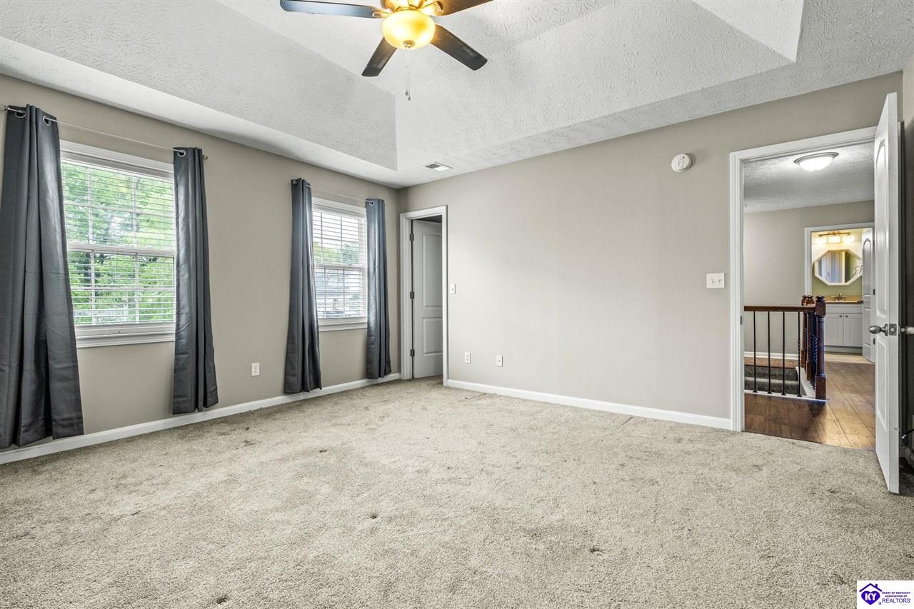 Listing Picture 105 Scarlet Oak Circle Elizabethtown, KY 42701 MLS HK25001827