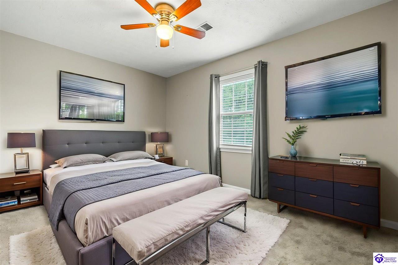 Listing Picture 105 Scarlet Oak Circle Elizabethtown, KY 42701 MLS HK25001827