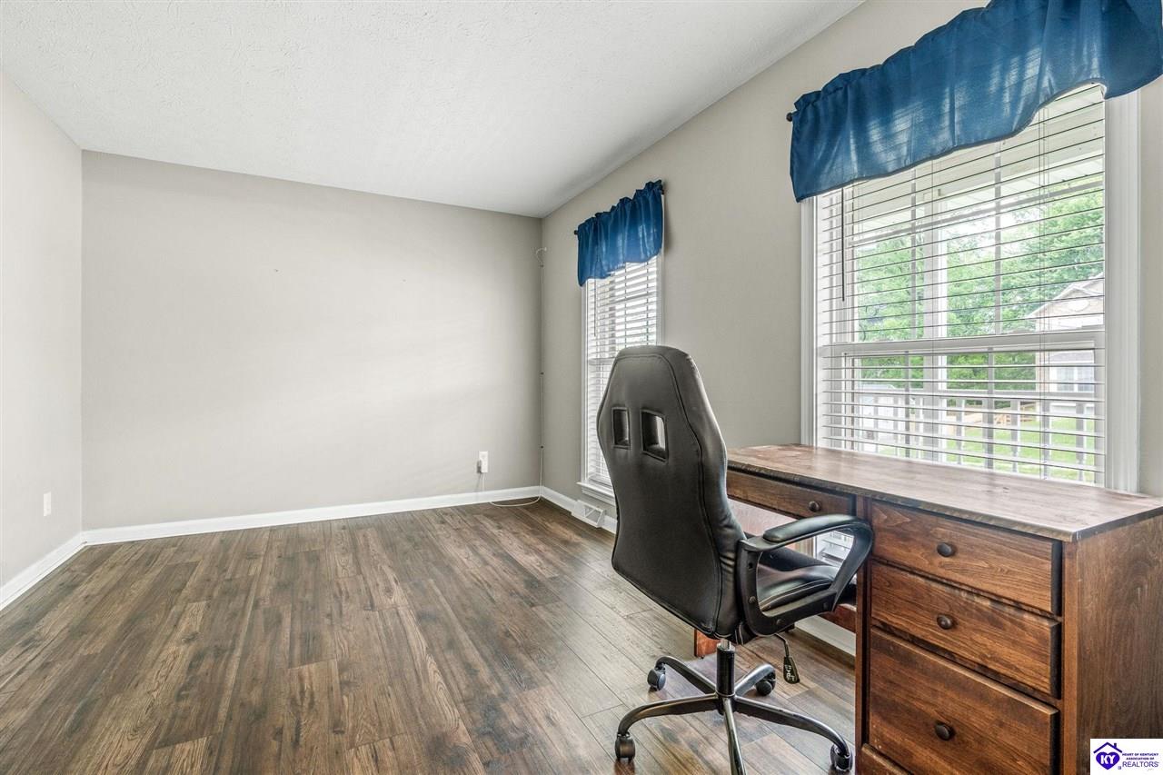 Listing Picture 105 Scarlet Oak Circle Elizabethtown, KY 42701 MLS HK25001827