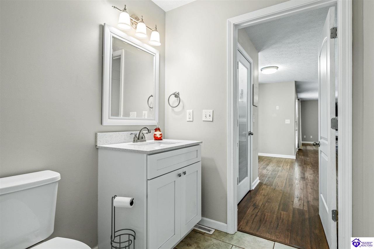 Listing Picture 105 Scarlet Oak Circle Elizabethtown, KY 42701 MLS HK25001827