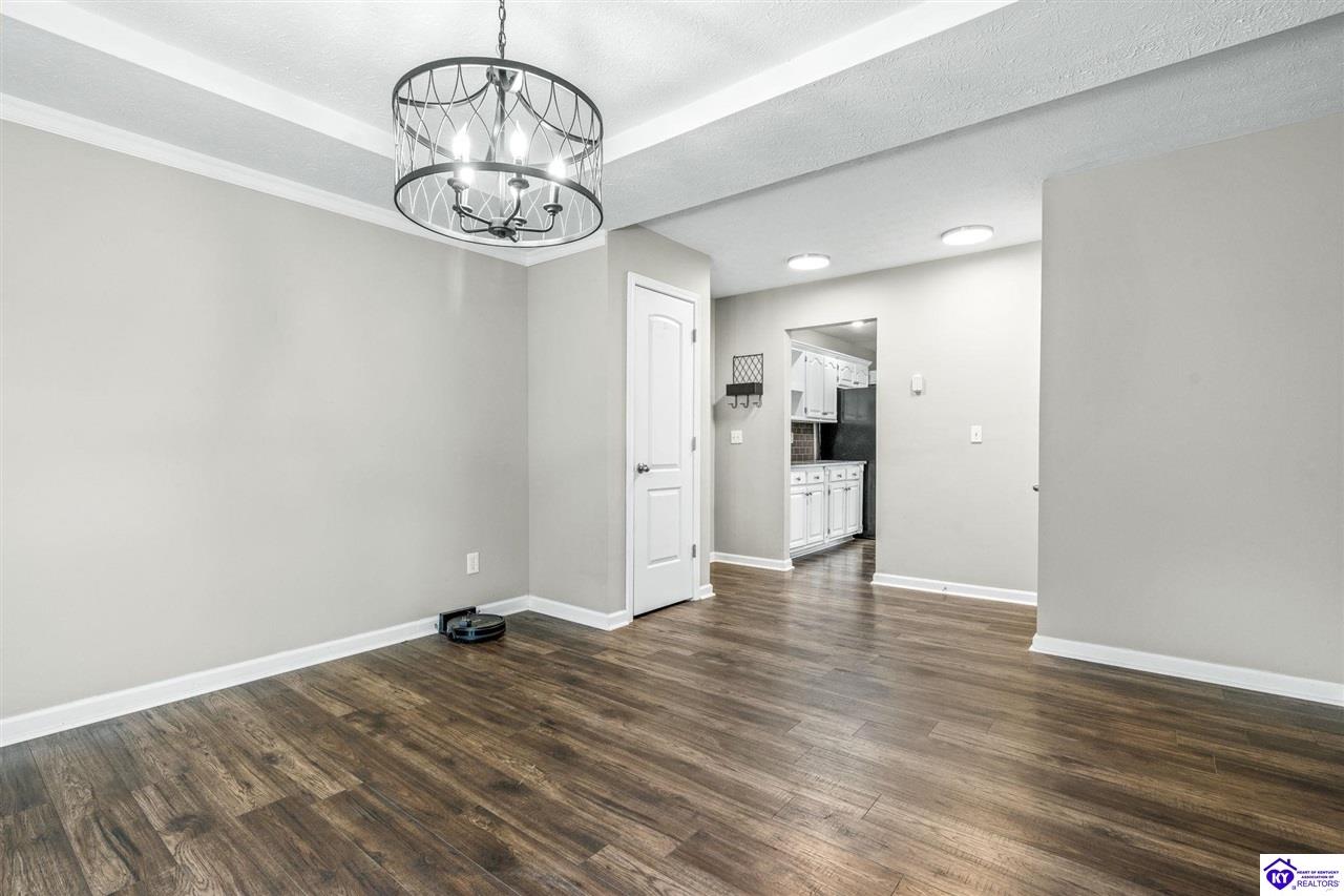 Listing Picture 105 Scarlet Oak Circle Elizabethtown, KY 42701 MLS HK25001827