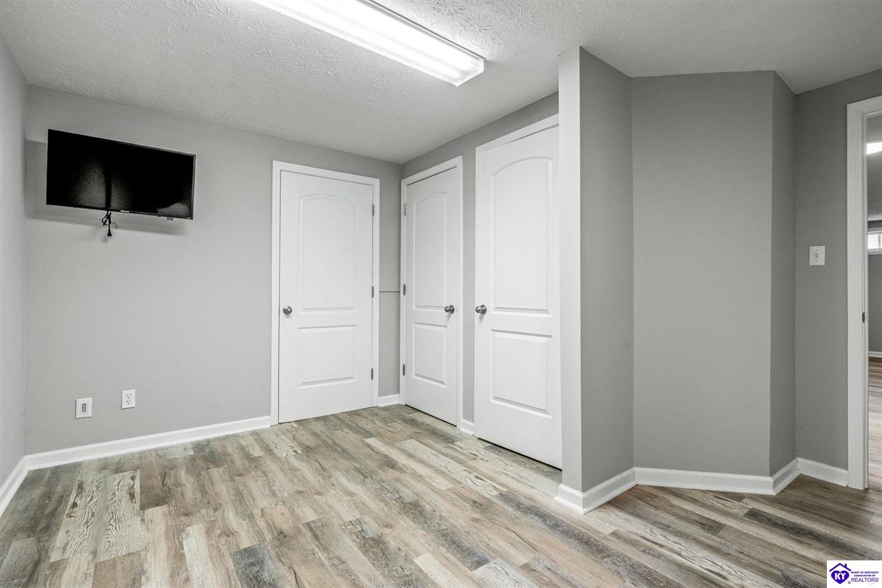 Listing Picture 105 Scarlet Oak Circle Elizabethtown, KY 42701 MLS HK25001827