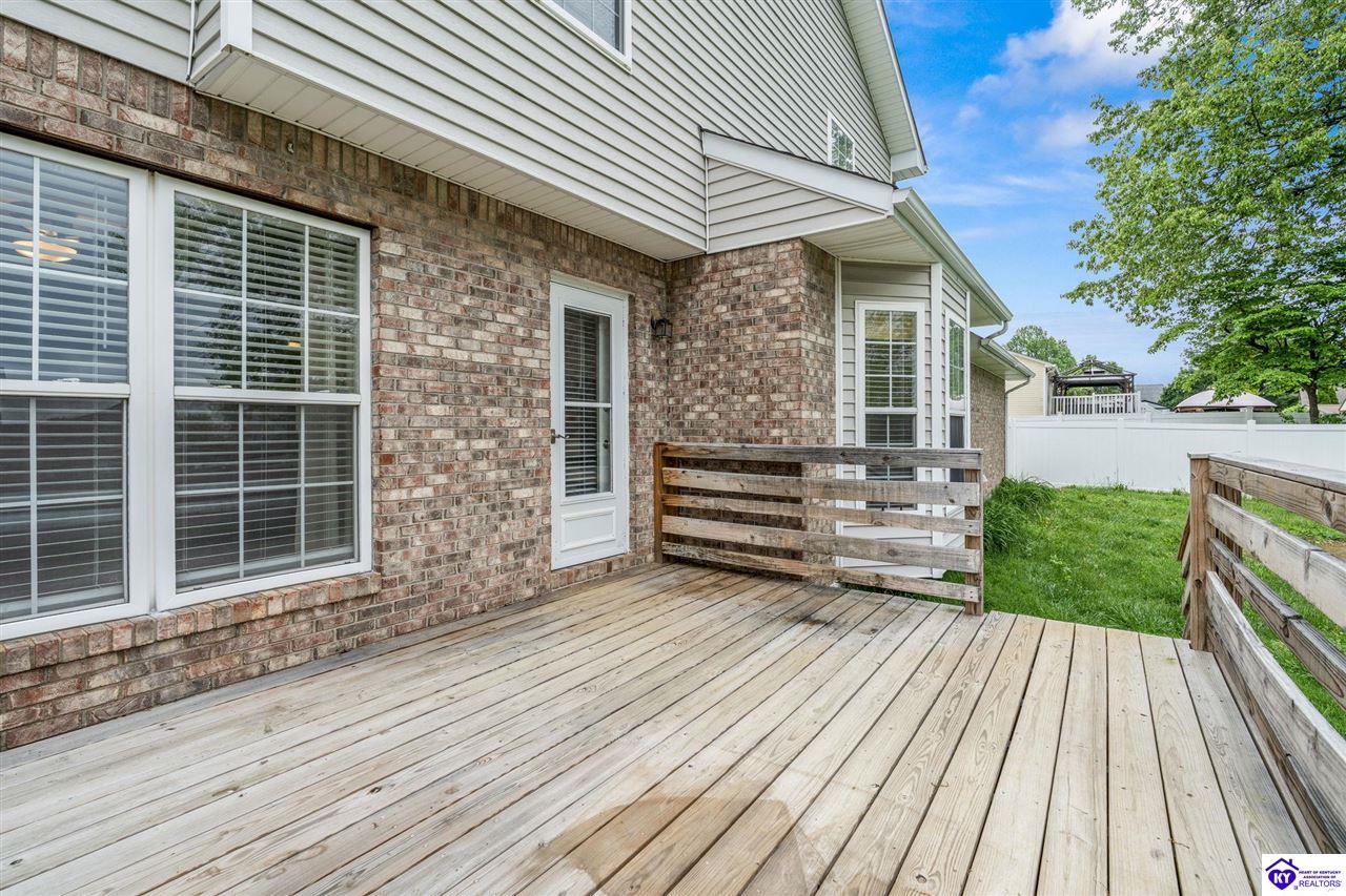 Listing Picture 105 Scarlet Oak Circle Elizabethtown, KY 42701 MLS HK25001827