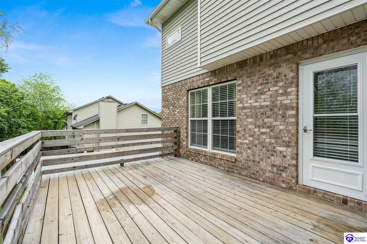 Listing Picture 105 Scarlet Oak Circle Elizabethtown, KY 42701 MLS HK25001827