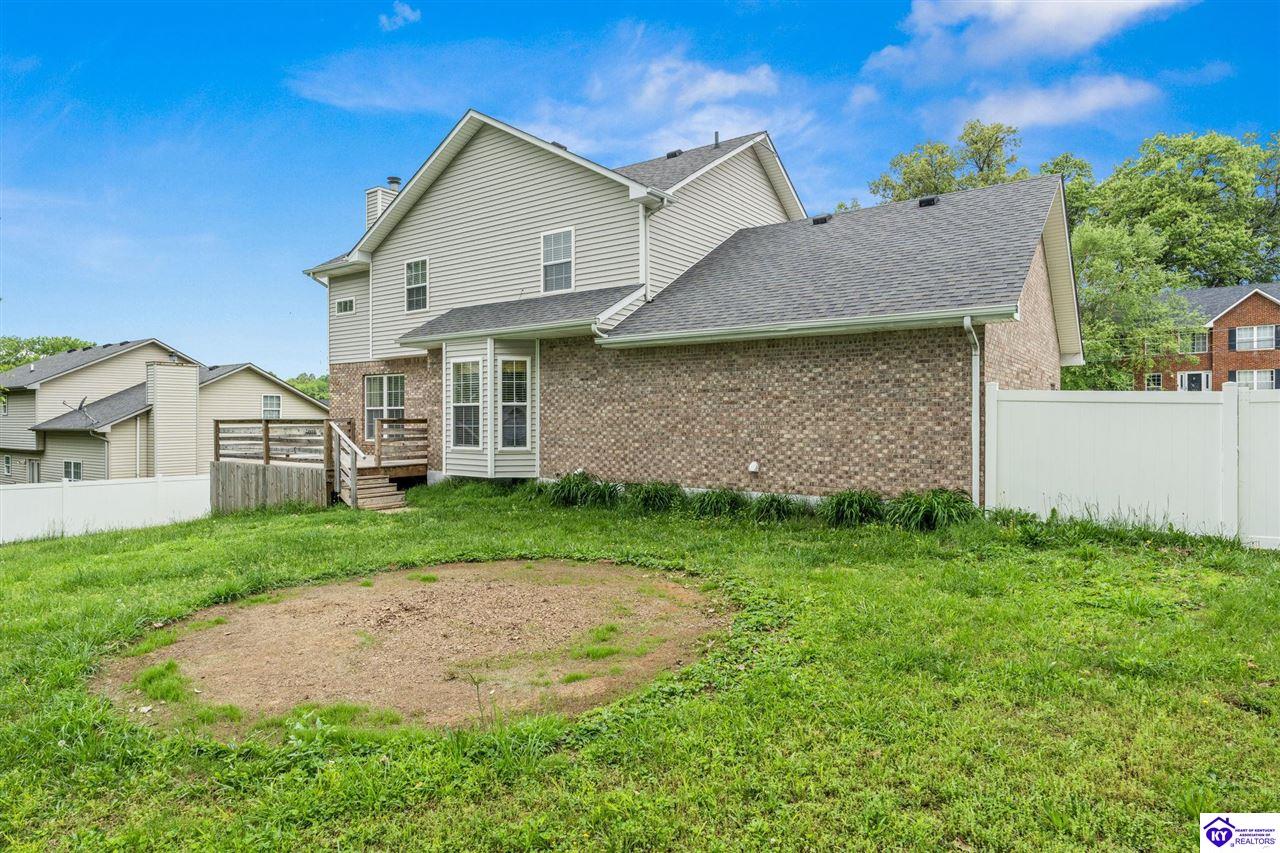 Listing Picture 105 Scarlet Oak Circle Elizabethtown, KY 42701 MLS HK25001827