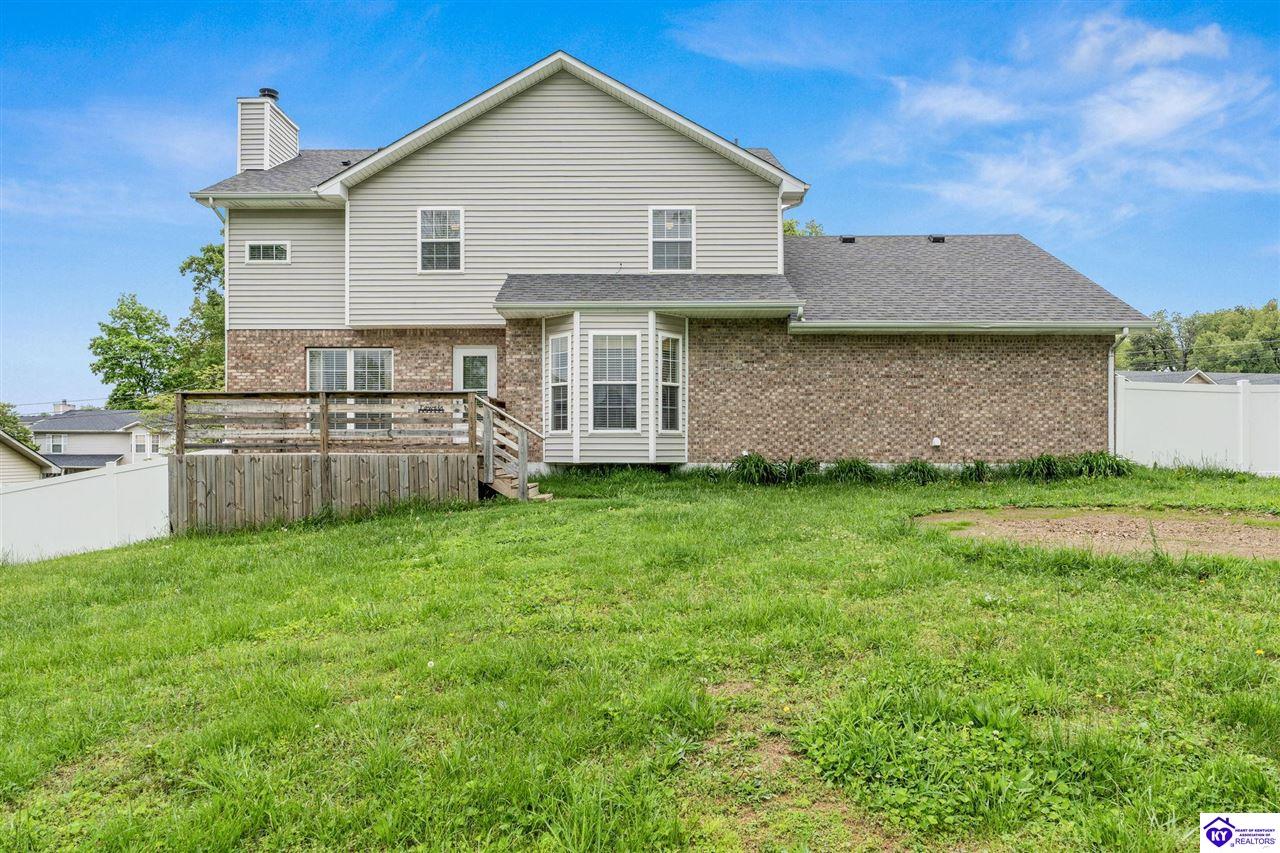 Listing Picture 105 Scarlet Oak Circle Elizabethtown, KY 42701 MLS HK25001827