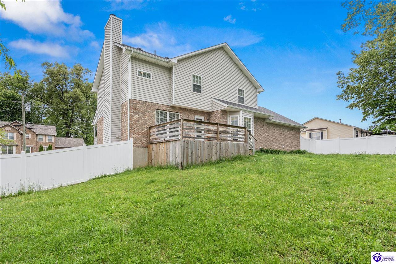 Listing Picture 105 Scarlet Oak Circle Elizabethtown, KY 42701 MLS HK25001827