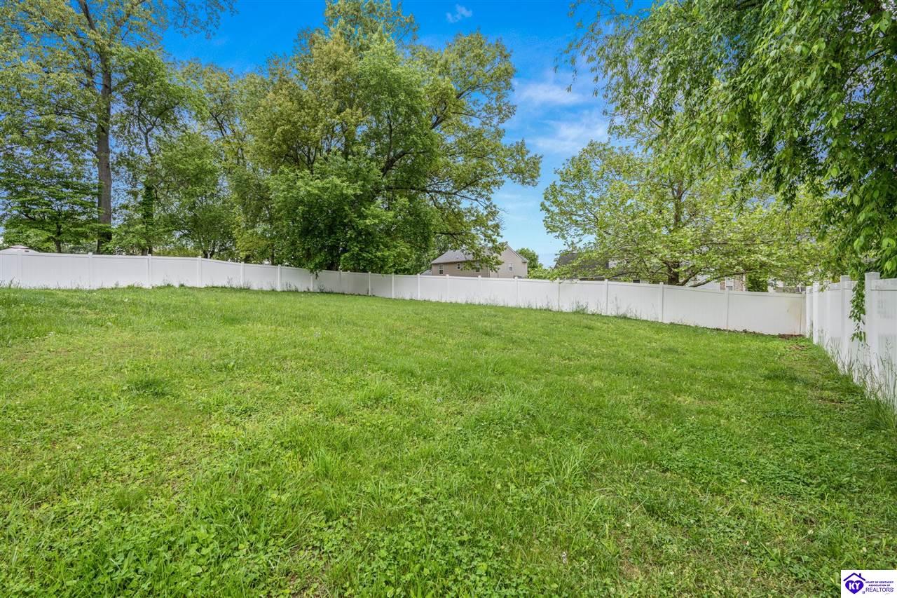 Listing Picture 105 Scarlet Oak Circle Elizabethtown, KY 42701 MLS HK25001827