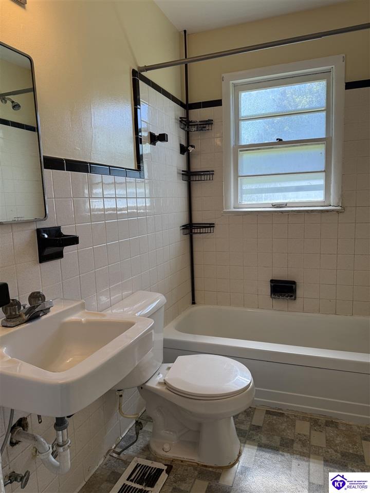 Listing Picture 30 Russell Road Vine Grove, KY 40175 MLS HK25001828