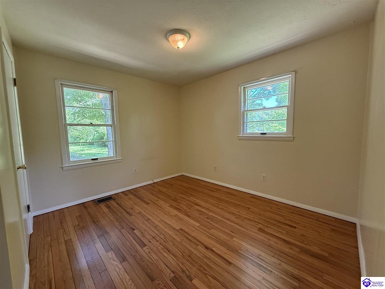 Listing Picture 30 Russell Road Vine Grove, KY 40175 MLS HK25001828