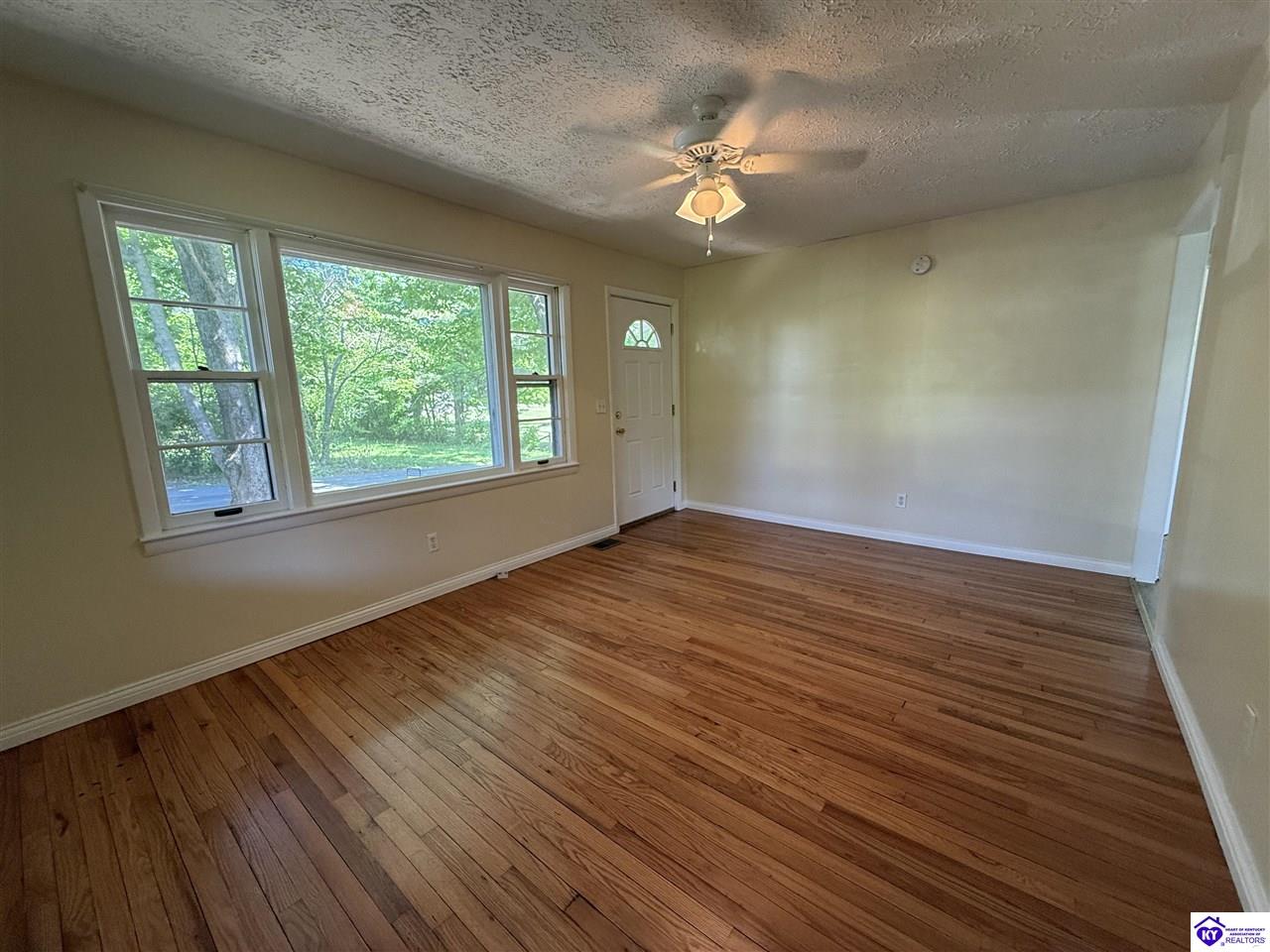 Listing Picture 30 Russell Road Vine Grove, KY 40175 MLS HK25001828