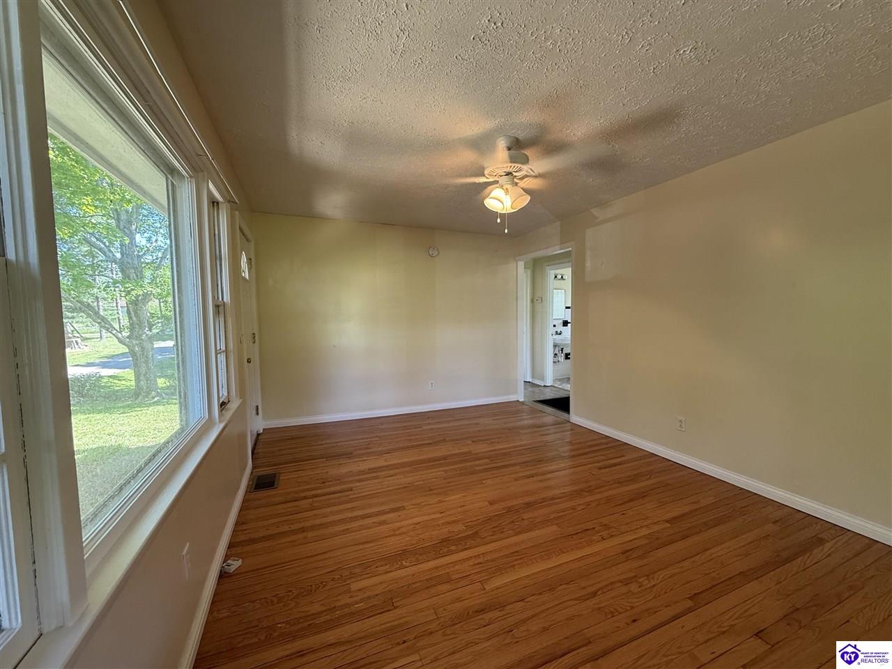 Listing Picture 30 Russell Road Vine Grove, KY 40175 MLS HK25001828