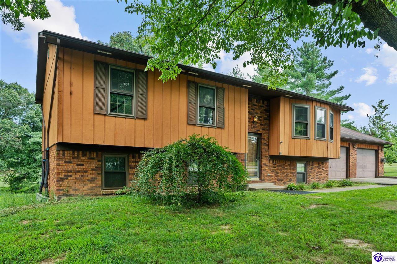 15 Oakwood DriveBrandenburg, KY 40108