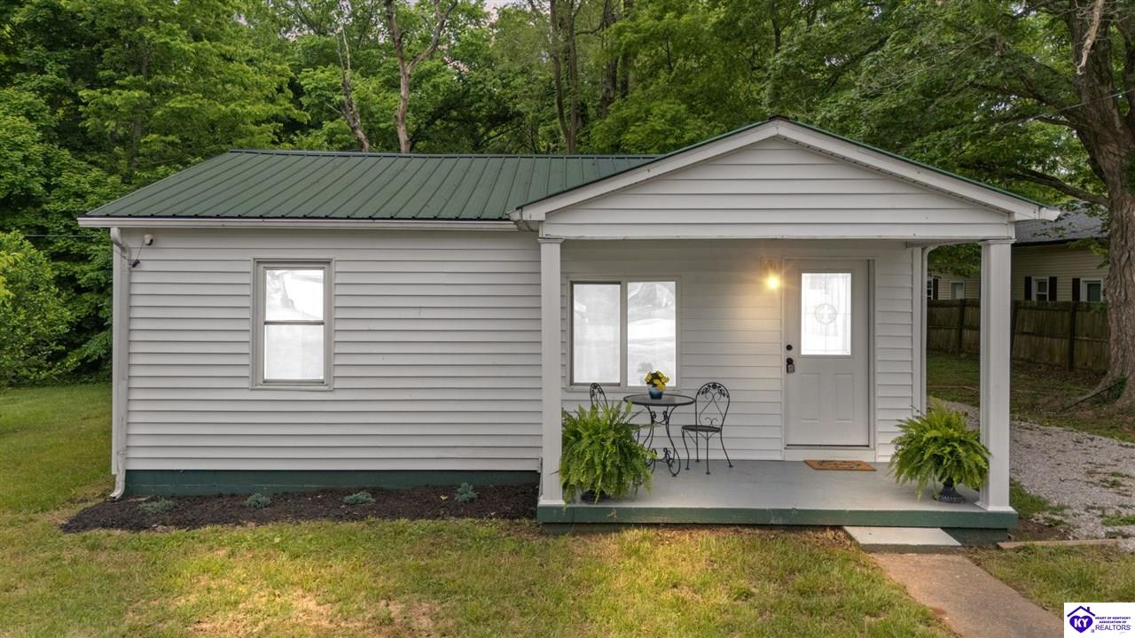 124 New StreetHorse Cave, KY 42749