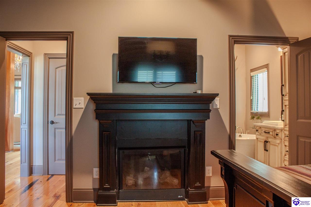 Listing Picture 824 Patriots Landing Lane Falls of Rough, KY 40119 MLS HK25001892