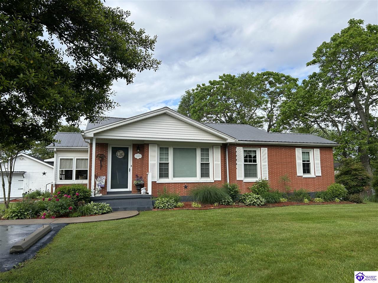 1445 Campbellsville RoadHodgenville, KY 42748