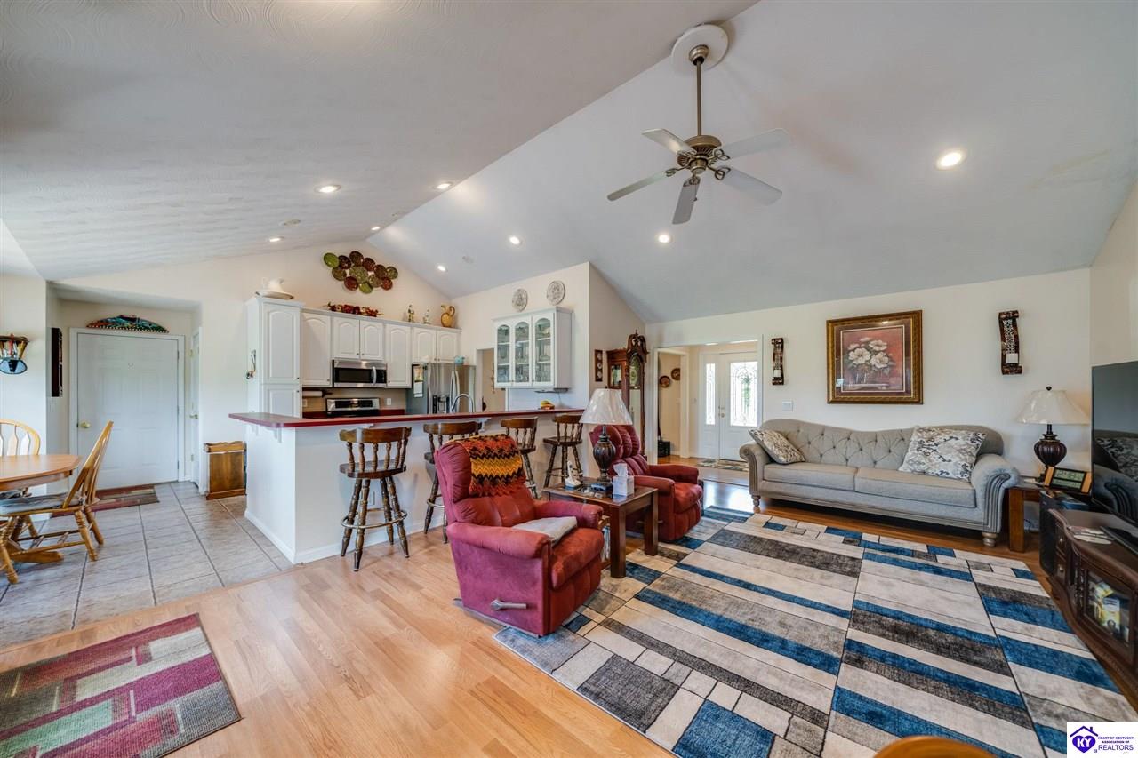 Listing Picture 109 Teri Rose Court Hodgenville, KY 42748 MLS HK25001908