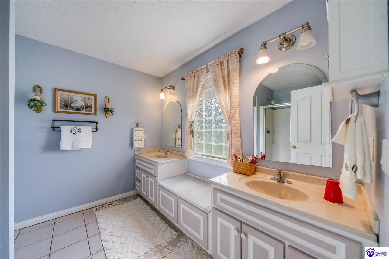 Listing Picture 109 Teri Rose Court Hodgenville, KY 42748 MLS HK25001908