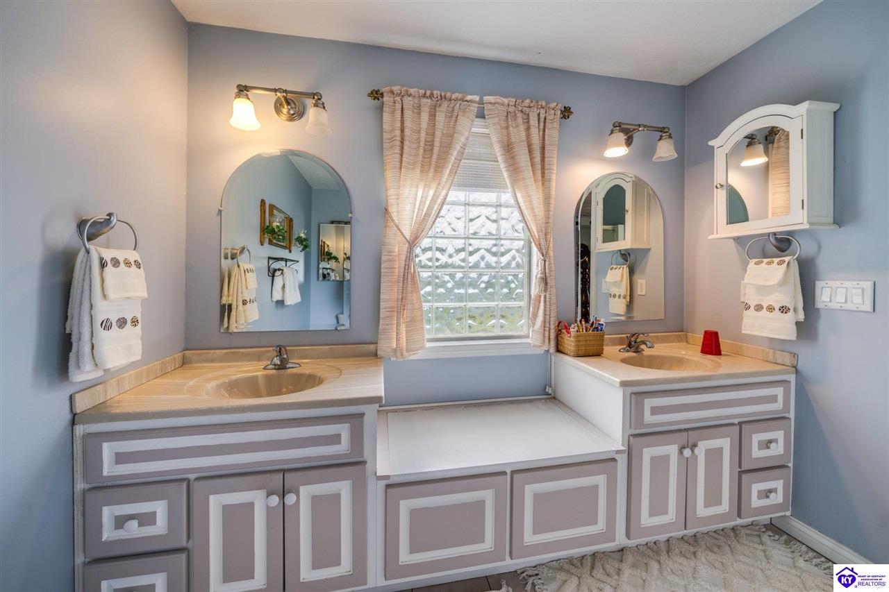 Listing Picture 109 Teri Rose Court Hodgenville, KY 42748 MLS HK25001908