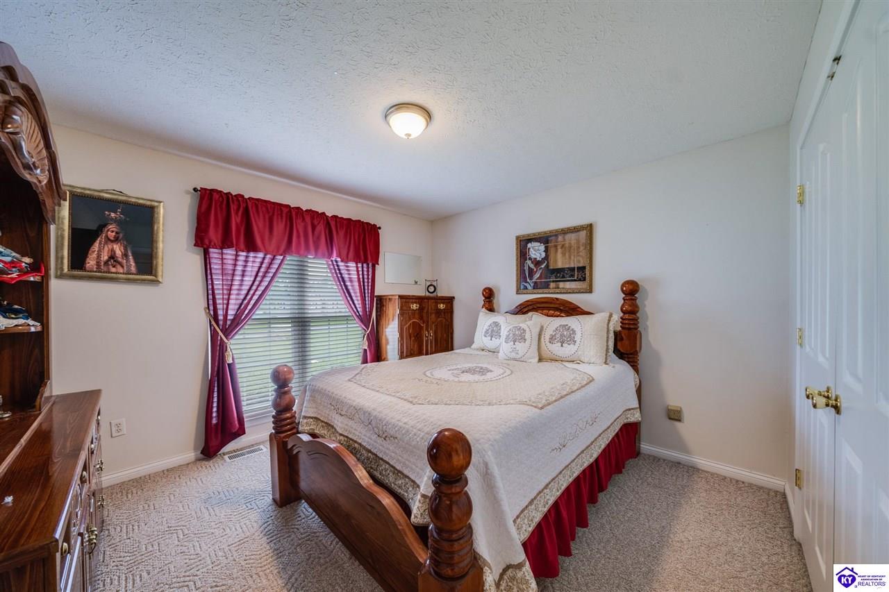 Listing Picture 109 Teri Rose Court Hodgenville, KY 42748 MLS HK25001908