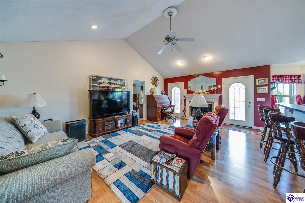 Listing Picture 109 Teri Rose Court Hodgenville, KY 42748 MLS HK25001908