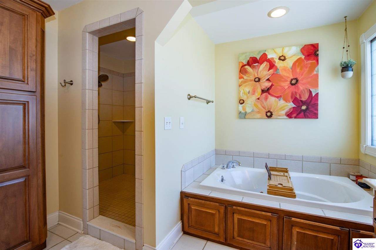 Listing Picture 107 Woodhill Road Bardstown, KY 40004 MLS HK25001952