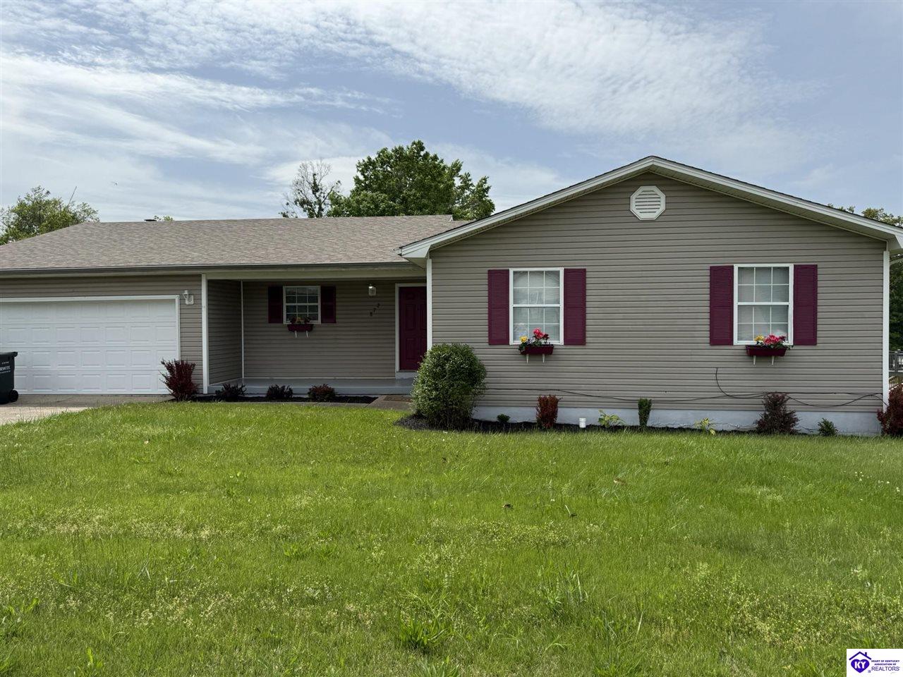 872 Shelby AvenueRadcliff, KY 40160