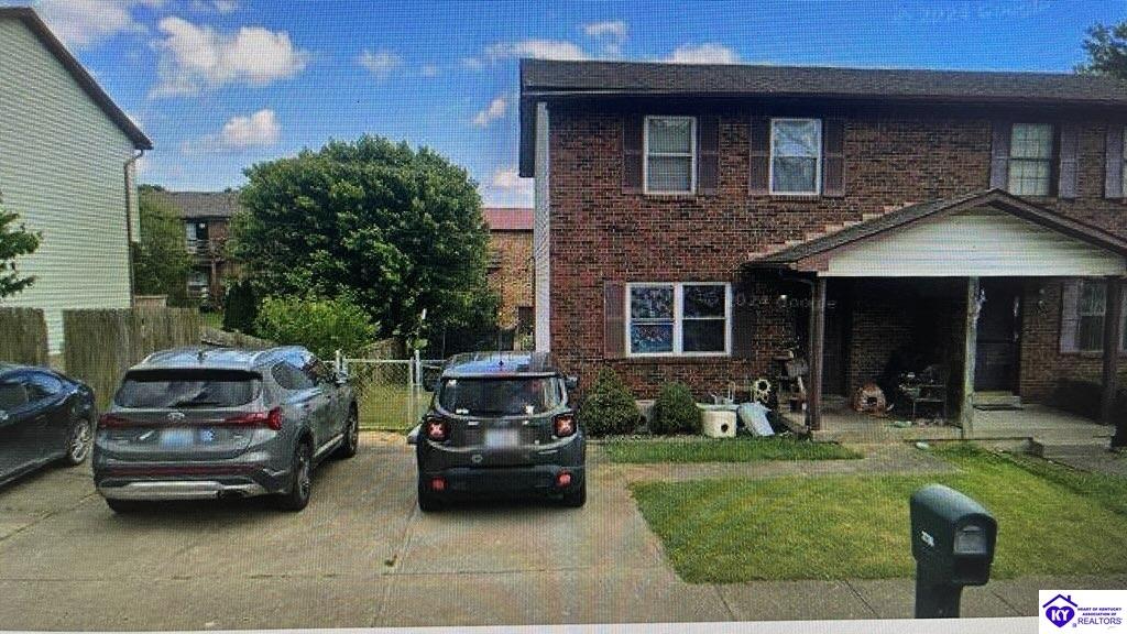 2736 Pioneer CourtRadcliff, KY 40160