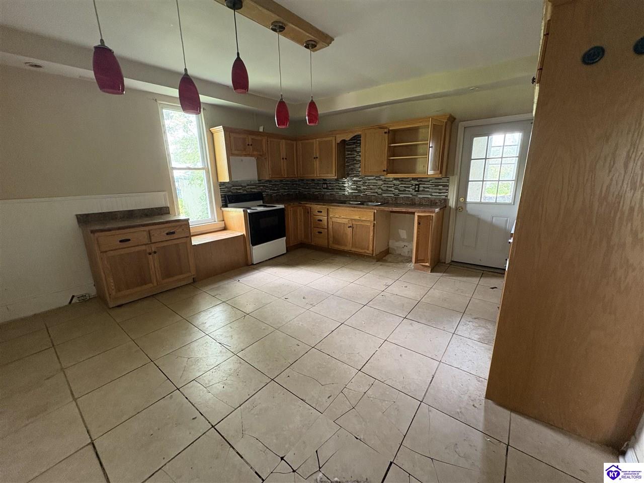 Listing Picture 1535 Bardstown Road Hodgenville, KY 42748 MLS HK25002037