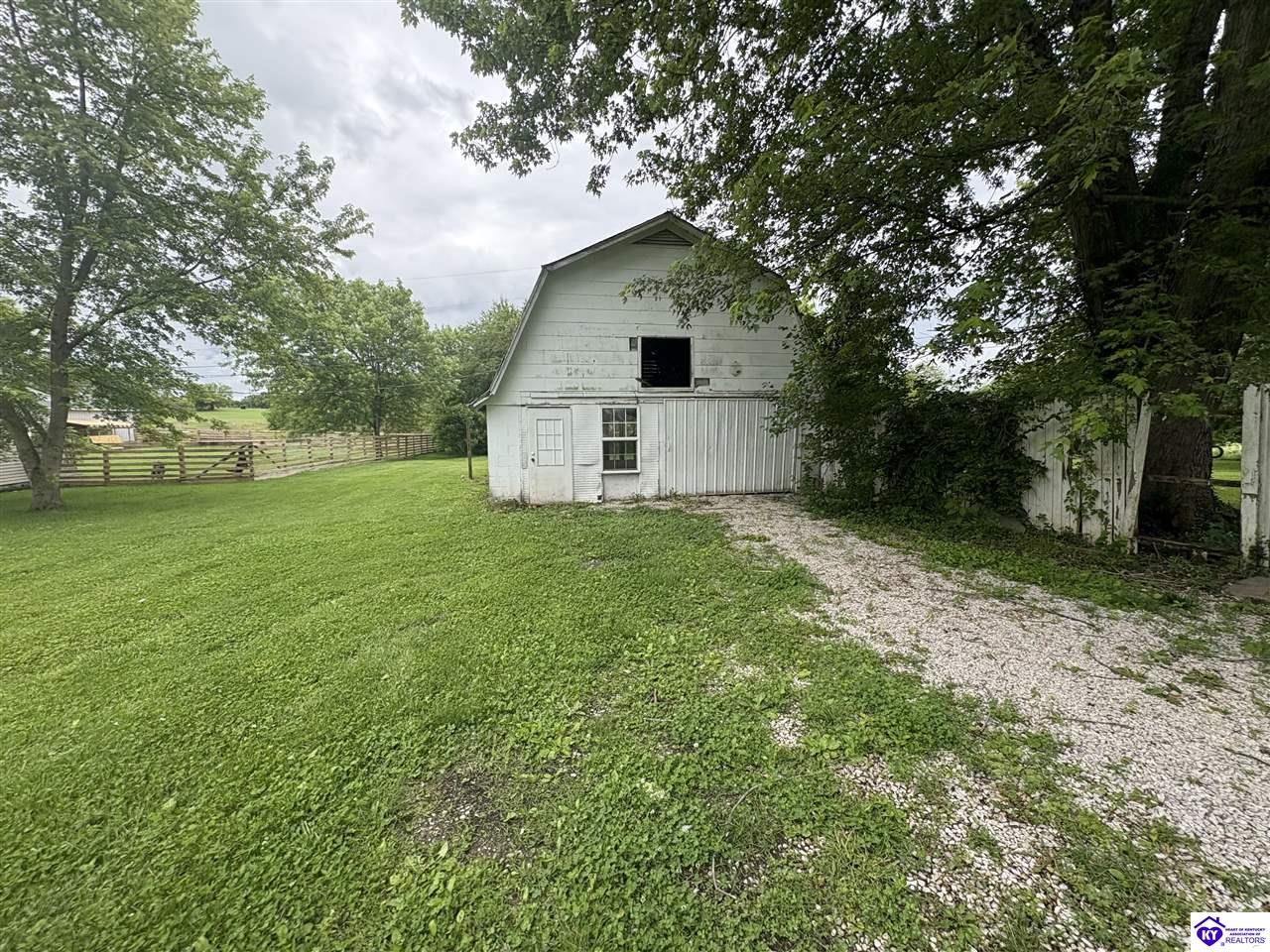 Listing Picture 1535 Bardstown Road Hodgenville, KY 42748 MLS HK25002037