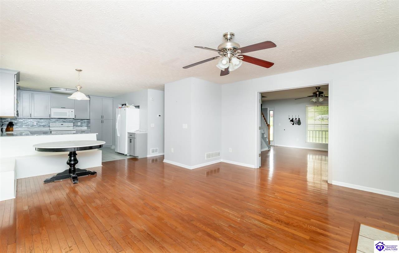 Listing Picture 296 Winterwood Drive Elizabethtown, KY 42701 MLS HK25002071