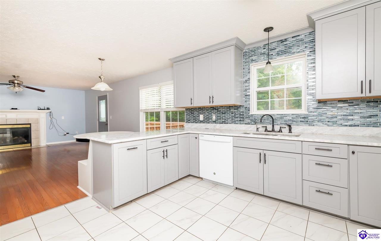 Listing Picture 296 Winterwood Drive Elizabethtown, KY 42701 MLS HK25002071