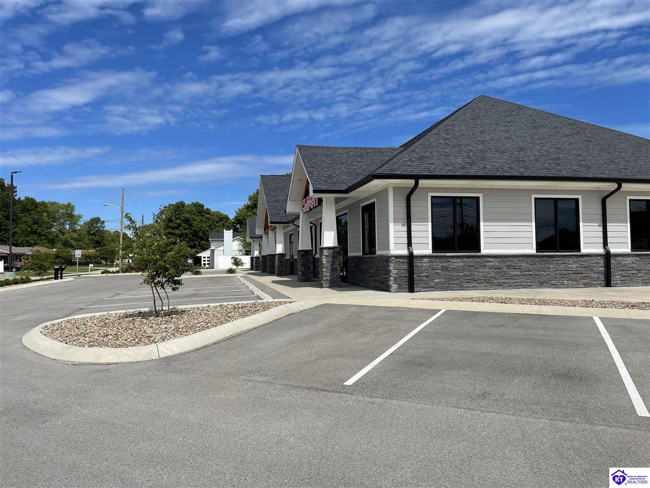 Listing Picture 1750 Leitchfield Road Elizabethtown, KY 42701 MLS HK25002113