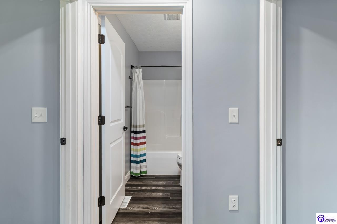 Listing Picture 760 Leafdale Road Hodgenville, KY 42748 MLS HK25002146