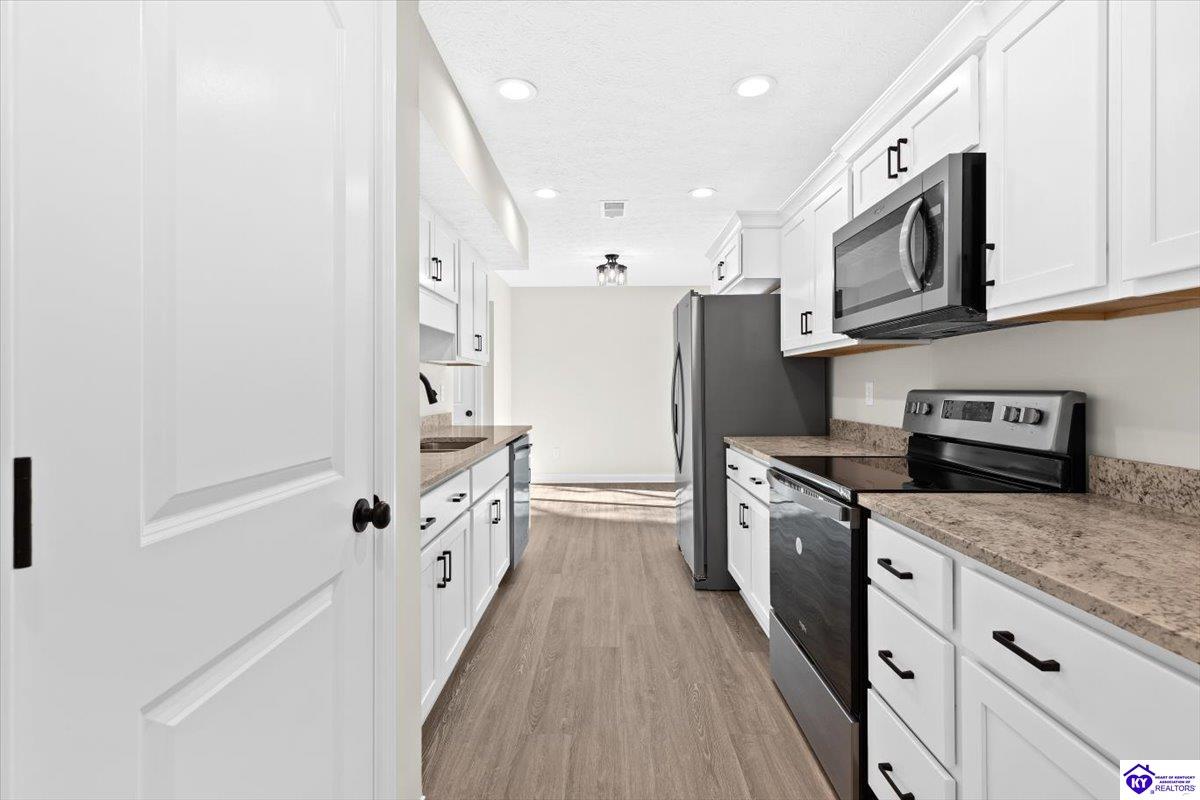 Listing Picture 401 Sandy Circle Elizabethtown, KY 42701 MLS HK25002151